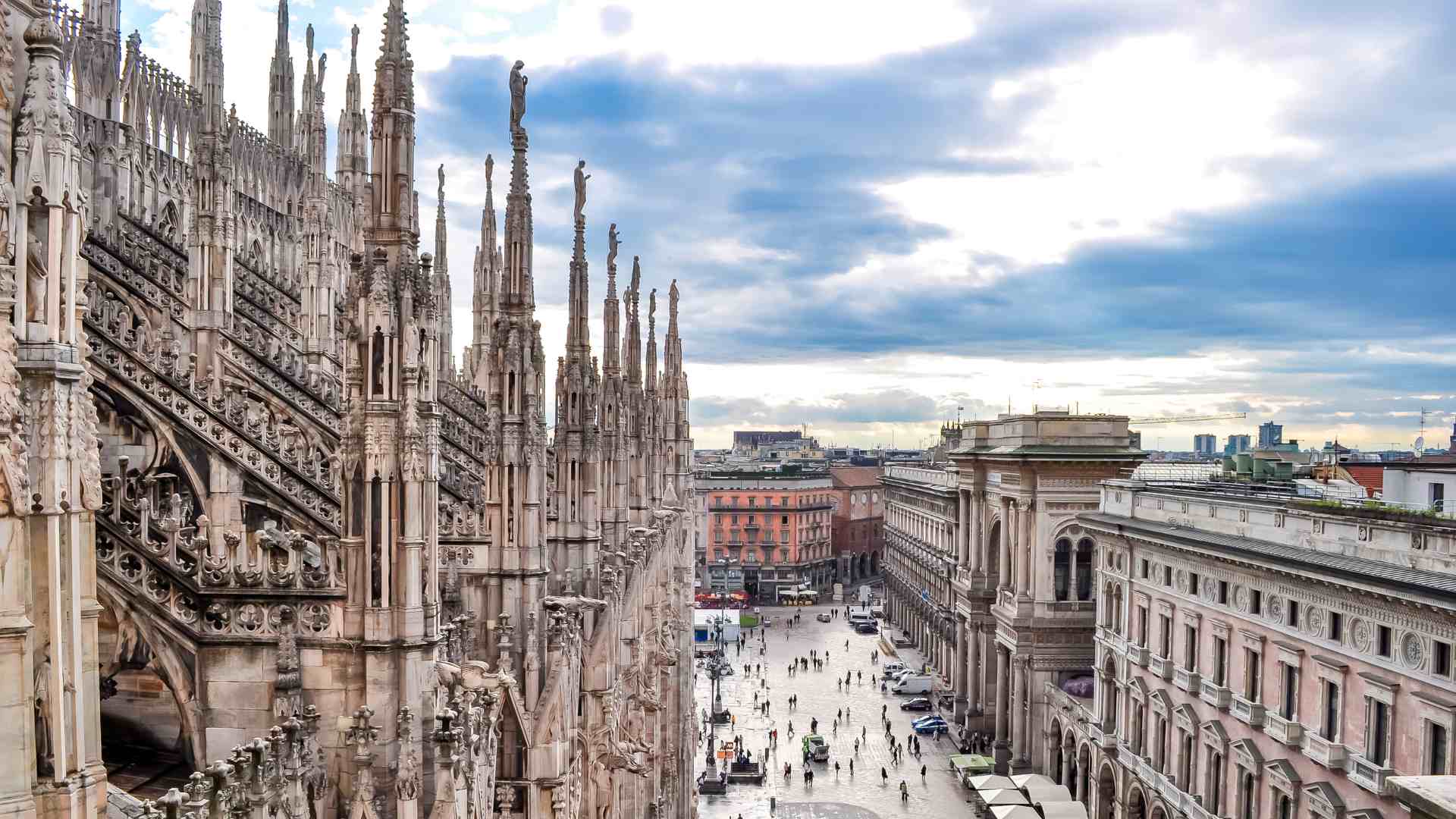 All’ombra del Duomo e Tour Guidato di Milano per gruppi